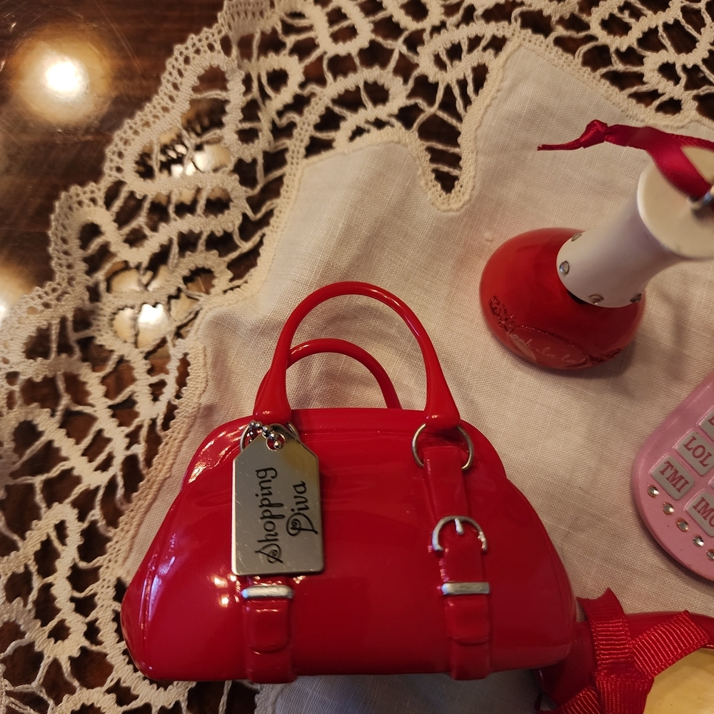 Red High Heel Shoe and Accessories Set Ornaments - Picture 4 of 6